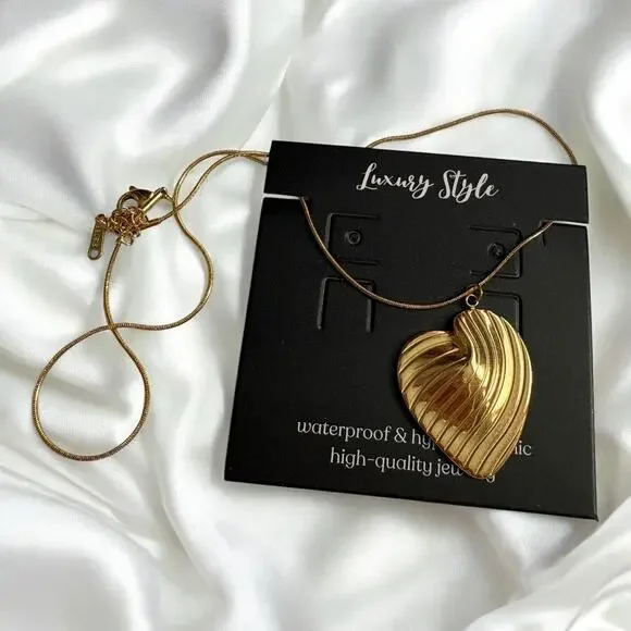 Heart Love Stripe Textured Pendant 18K Gold Plated Necklace Waterproof New